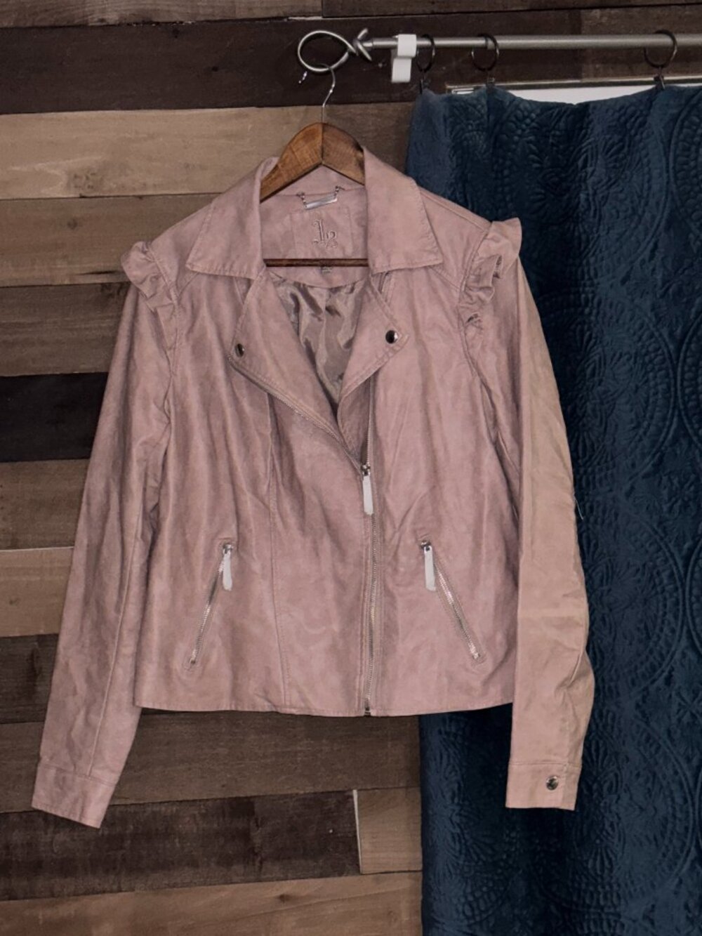 J2 Women's Size XL Soft Dusty Pink Faux Leather Moto Jacket Ruffle Shoulder NWOT
